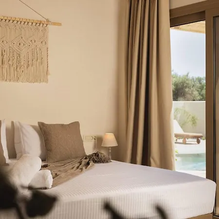 Sensational Zakynthos | 2 Bedrooms | Kirin | Spacious Sun Terrace | Private Pool With Integrated Jacuzzi | Bbq | Kydoni