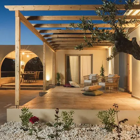 Sensational Zakynthos | 2 Bedrooms | Kirin | Spacious Sun Terrace | Private Pool With Integrated Jacuzzi | Bbq | Kydoni