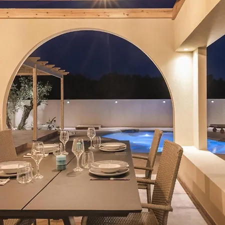 Villa Sensational Zakynthos | 2 Bedrooms | Kirin | Spacious Sun Terrace | Private Pool With Integrated Jacuzzi | Bbq | Kydoni