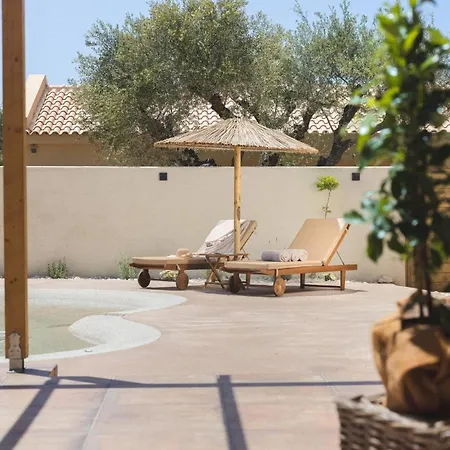 Sensational Zakynthos | 2 Bedrooms | Kirin | Spacious Sun Terrace | Private Pool With Integrated Jacuzzi | Bbq | Kydoni Villa Gaitani