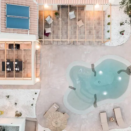 Sensational Zakynthos | 2 Bedrooms | Kirin | Spacious Sun Terrace | Private Pool With Integrated Jacuzzi | Bbq | Kydoni